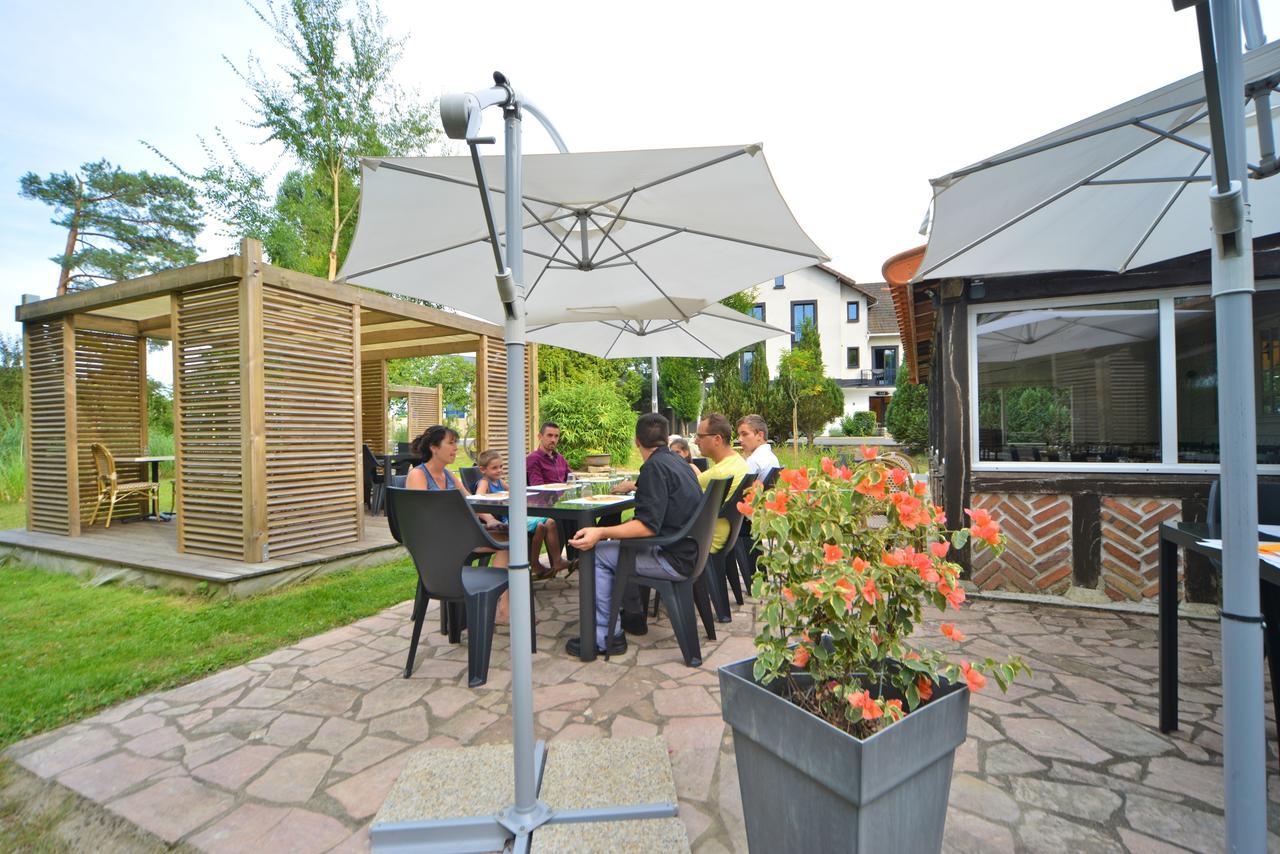 Hotel Logis - Restaurant La Mire 2*